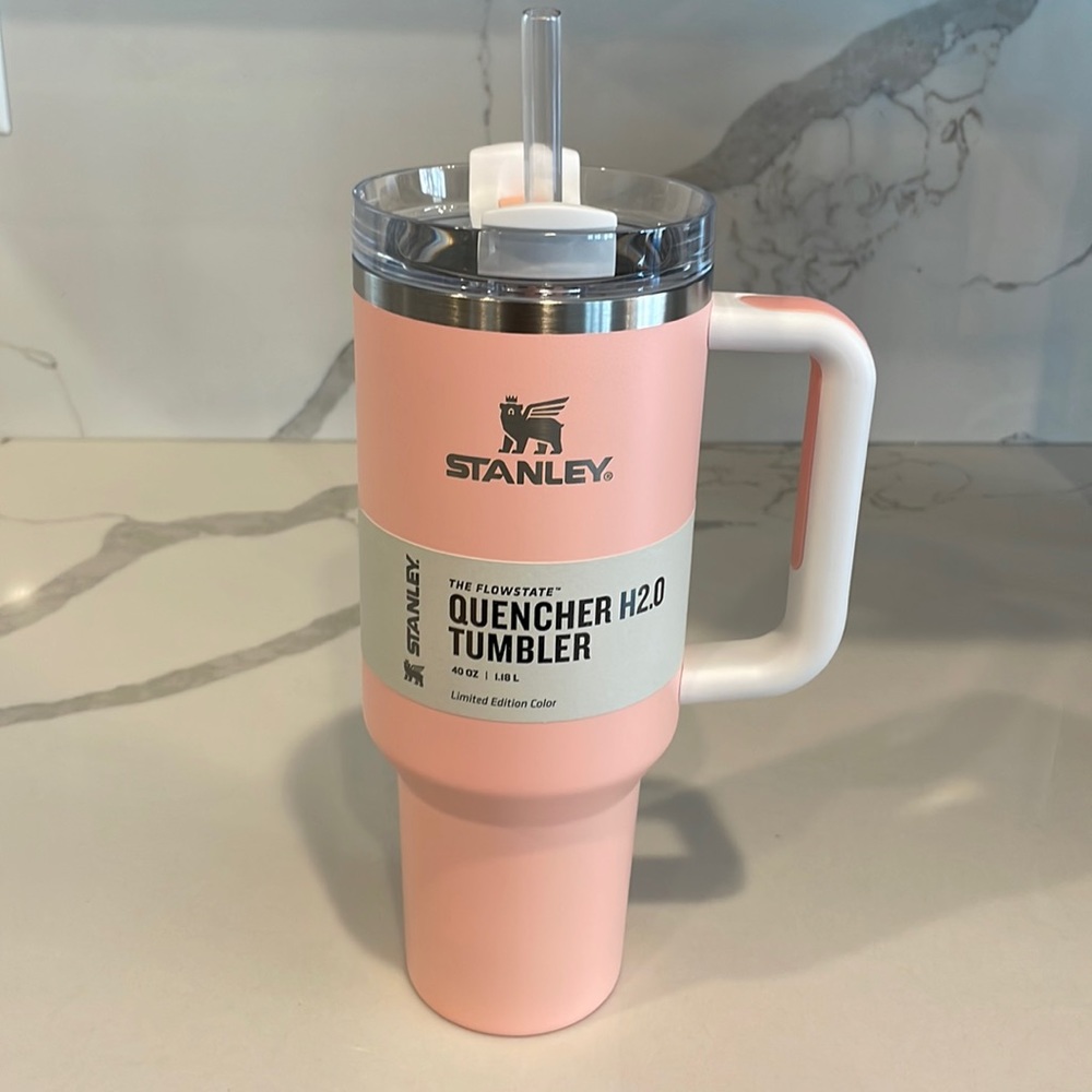 Stanley - PEACH COLORBLOCK - 40 oz. Flowstate Quencher H2.0 Tumbler - NWT!